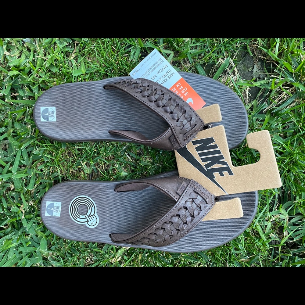 Nike flip flops sandals